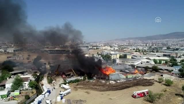 Ahşap palet fabrikasında yangın (2)