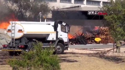 İZMİR'DE PALET FABRİKASINDA YANGIN-12