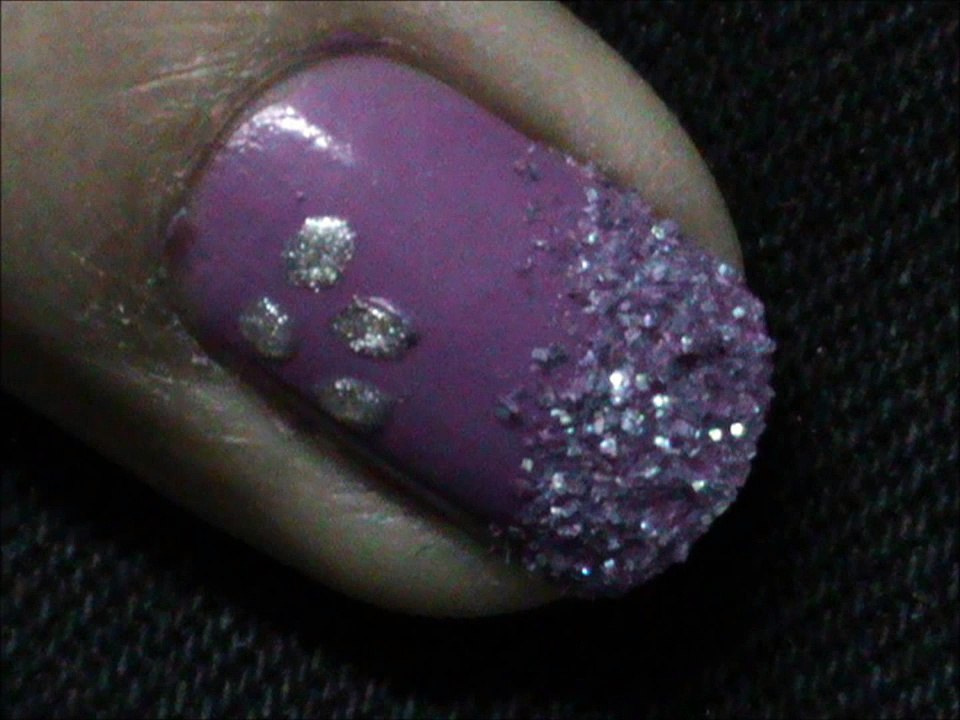 Slideshow - 5 Princess Nail Designs