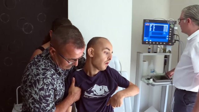 Buğra'nın ses teline hayat veren dokunuş - İZMİR