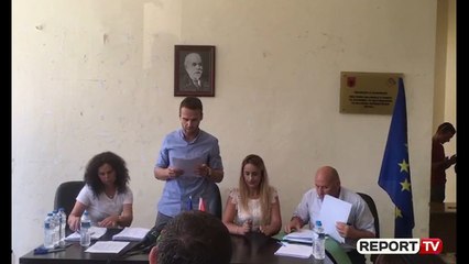 Report TV - Betohet kryetari i ri i këshillit bashkiak të Devollit