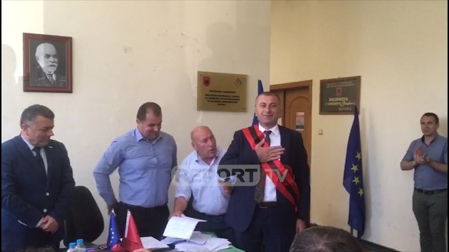 Report TV - Betohet kryetari i ri i bashkisë së Devollit: Nga sot fillon një qeverisje e re
