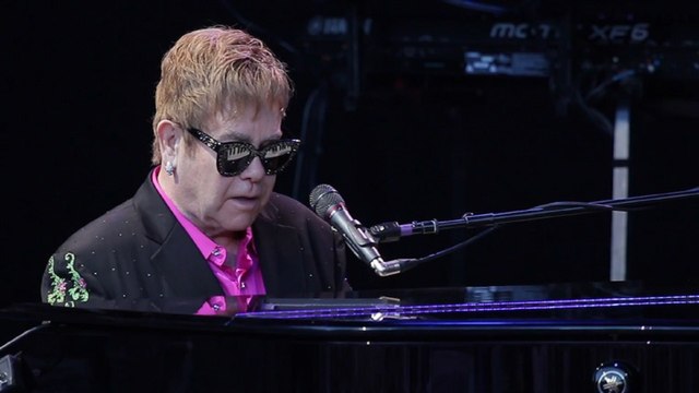 Elton John, recauda 5 millones de euros para luchar con el VIH en Kenia