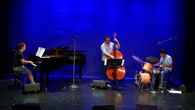 Alexis Pivot : 2 Masks : Cycle (Alexis Pivot/Matthieu Bloch/David Georgelet)