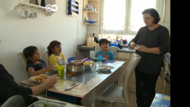 Avós voluntários adotam crianças refugiadas na Alemanha