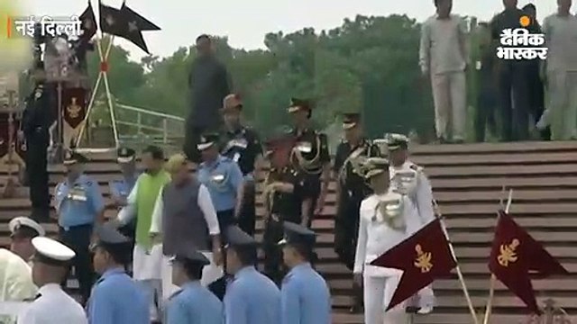 राजनाथ वॉर मेमोरियल पहुंचे, मोदी ने करगिल में जवानों के साथ बिताए पल याद किए