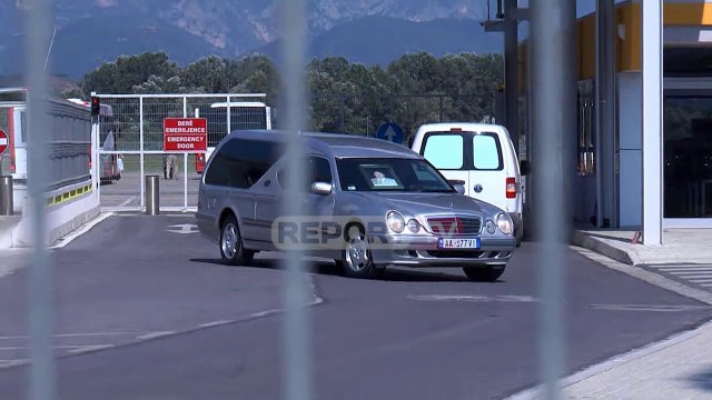 Report TV -Mbërrin në atdhe trupi i Presidentit të vetëshpallur të Çamërisë