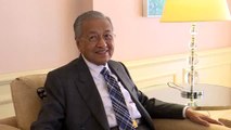 Malezya Başbakanı Mahathir Muhammed AA'ya konuştu (1)
