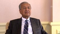 Malezya Başbakanı Mahathir Muhammed AA'ya konuştu (2)