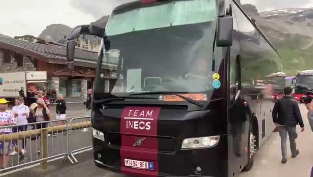 Tour de France 2019 - La 19e étape arrêtée à cause de la grêle après l'Iseran, les bus quittent Tignes à vide