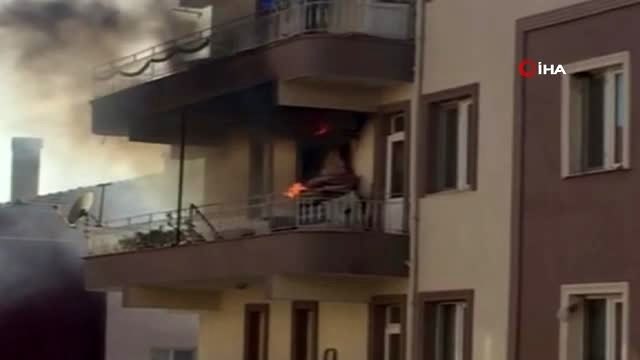 Balkonda klimadan çıkan yangın büyümeden söndürüldü