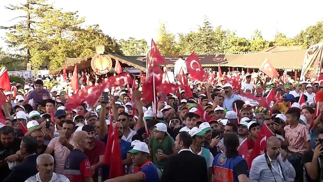 Pakdemirli: 'Yazılımı ve tasarımı yerli ve milli elektrikli traktörümüz görücüye çıktı' - ANKARA