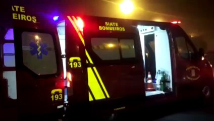 Menino de cinco anos fica ferido em queda de moto