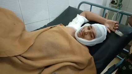 चार्जिंग पर लगे मोबाइल में लीड लगाकर गाना सुन रहे थे दो भाई, धमाके में गई एक की जान