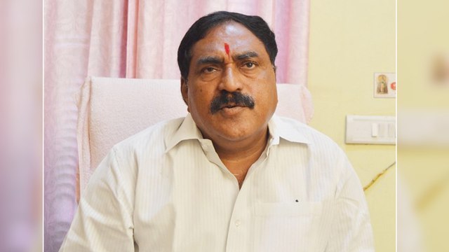 రైతులను బెదిరించిన ఎర్రబెల్లి | Errabelli Intimidate Farmers Who Went To Court For Land Acquisition