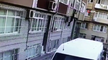 Örümcek adamı aratmayan hırsız kamerada