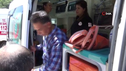 Otomobil kaldırıma çarptı: 8 yaralı