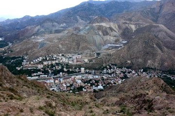 Su altında kalacak Yusufeli'ne ziyaretçi akını yaşanıyor