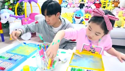 6 yaşında ve ayda 3 milyon dolar kazanıyor