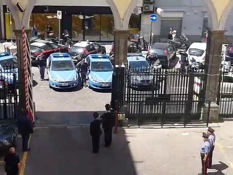 Napoli - Al Comando Provinciale dei carabinieri le volanti della Polizia (26.07.19)