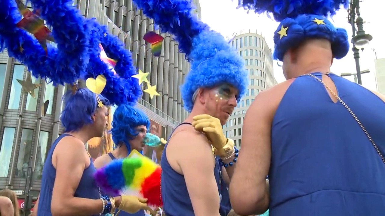 Bunt und laut: Hunderttausende bei Christopher Street Day in Berlin