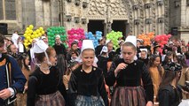Le flash mob des enfants au Festival de Cornouaille