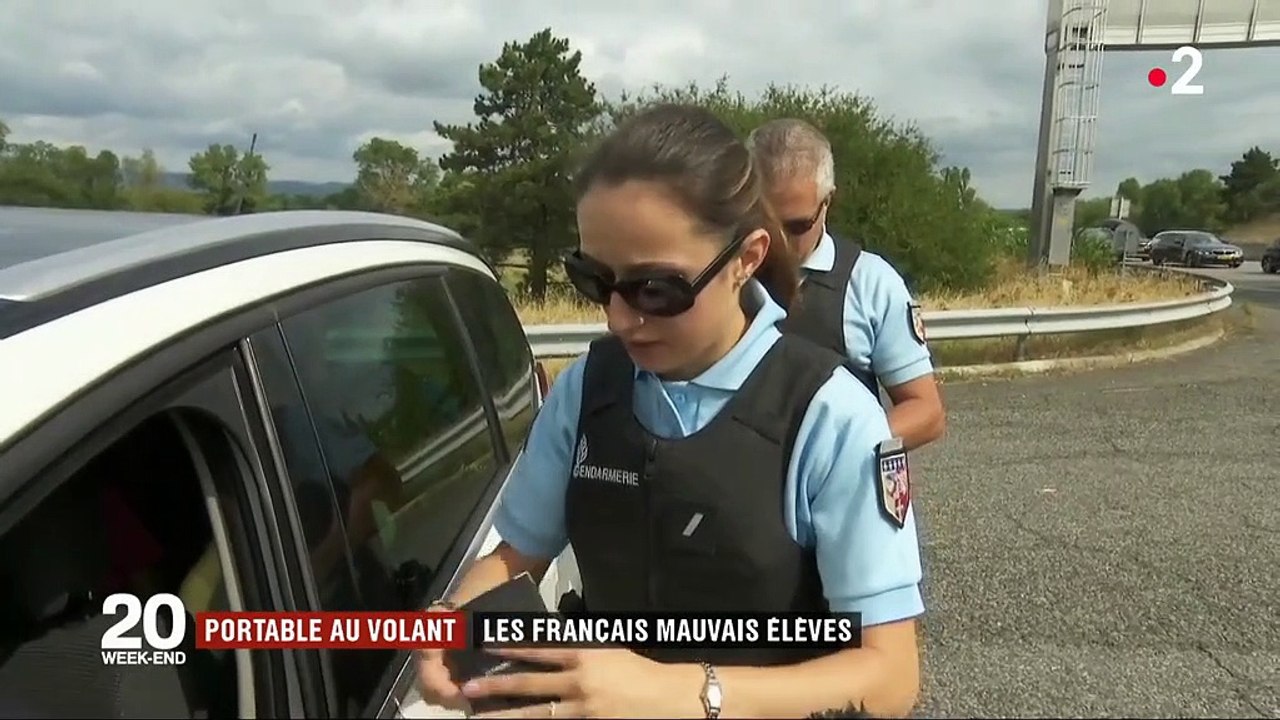 Sécurité routière : 1 automobiliste sur 3 dit utiliser son téléphone au volant