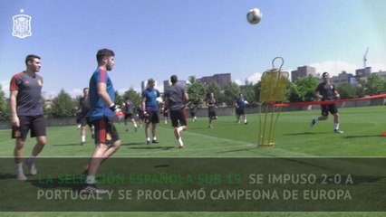 España logra el doblete de rojitas