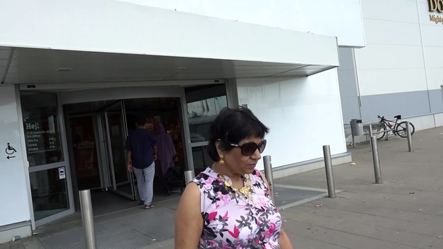 BDMV-99 Aruna, Suraj & Hari Sharma after shopping at Dollar Store Uppsala Jul 27, 2019