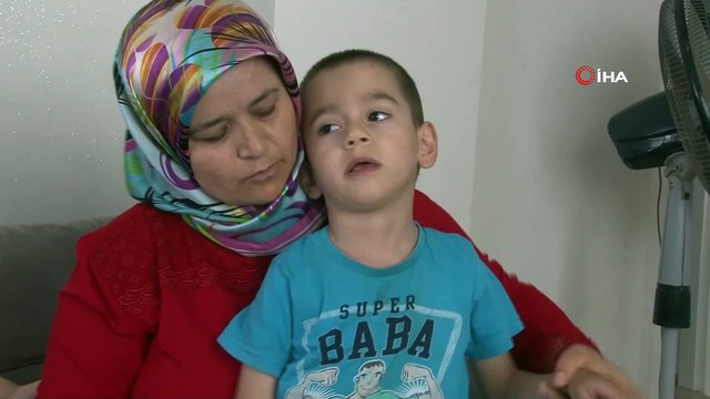 Serebral Palsi hastası ikizler, Hindistan'daki tedavi için yardım eli bekliyor