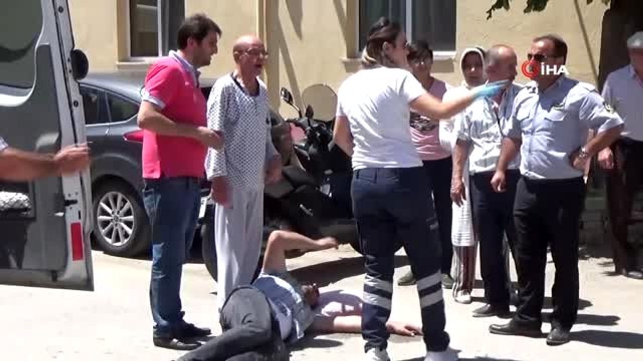 Kaza yapan motosikletliye "yastıklı" müdahale