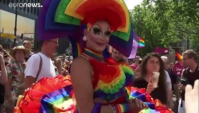 شاهد: مسيرة للمثليين والمتحولين ومزدوجي الجنس في برلين احتفالا بذكرى فخر مجتمع الميم