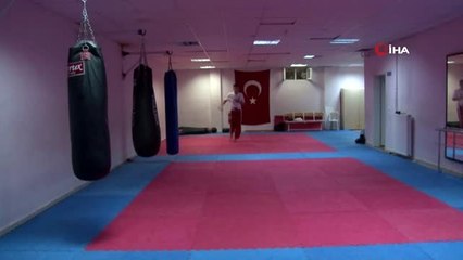 15 yaşındaki Kerem, kick boks ile hayata güldü