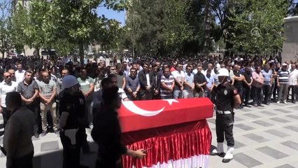 Download Video: Şehit polis memuru Taha Uluçay son yolculuğuna uğurlandı