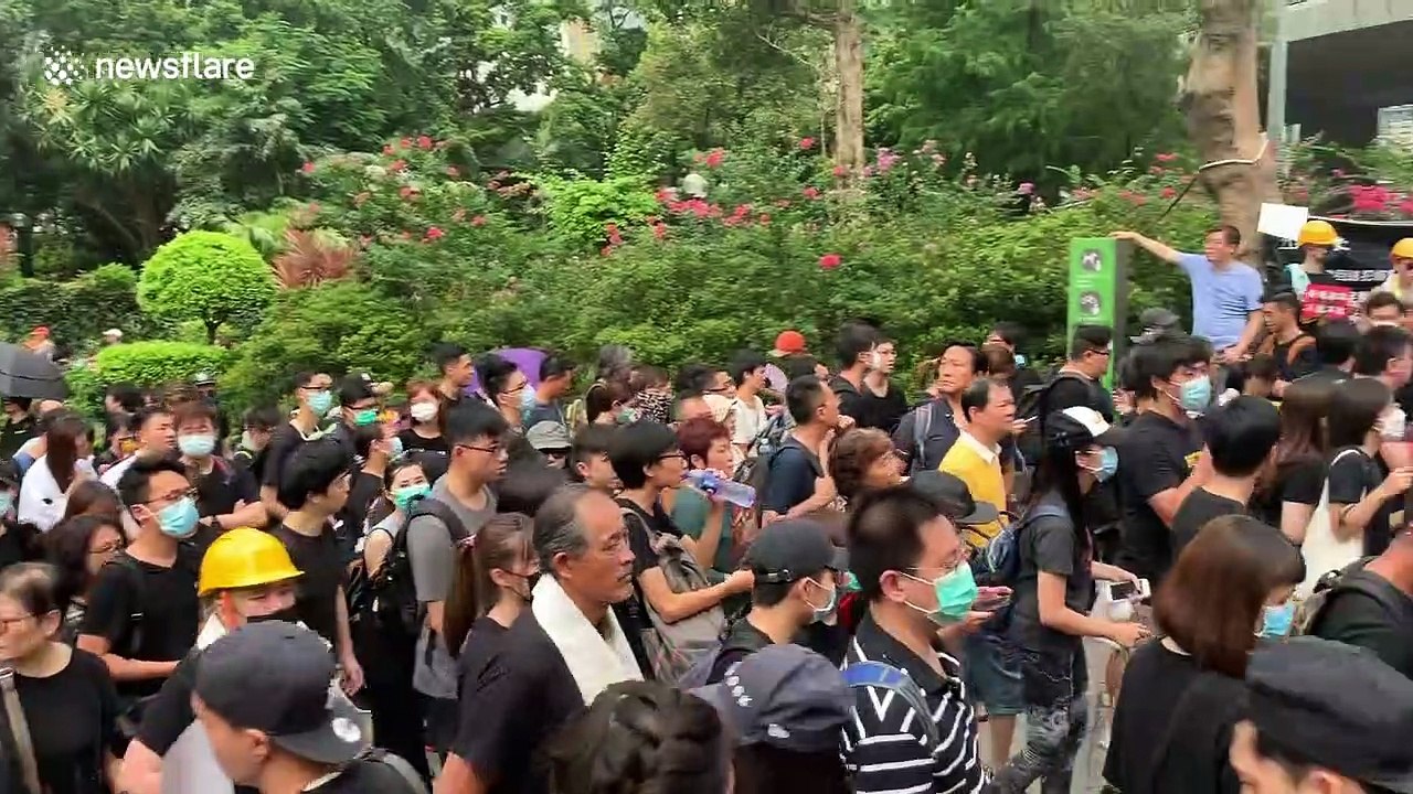 Hong Kong protesters march towards Causeway Bay