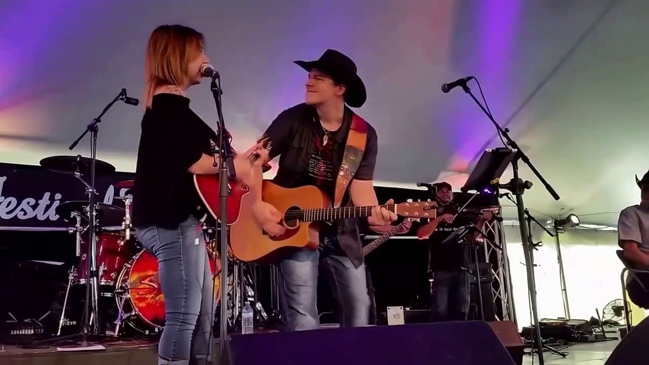 Compilation de Alex et Caro au festival de Steeve Desmarais