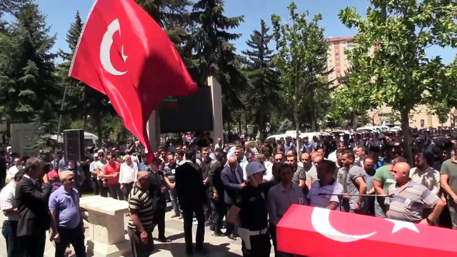 Şehit polis memuru Taha Uluçay son yolculuğuna uğurlandı (2) - KAYSERİ