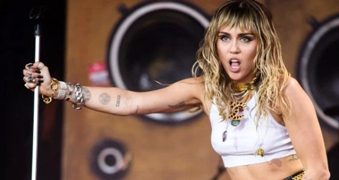 Miley Cyrus, Ateşli yaz kızı pozuyla takipçilerini heyecanlandırdı