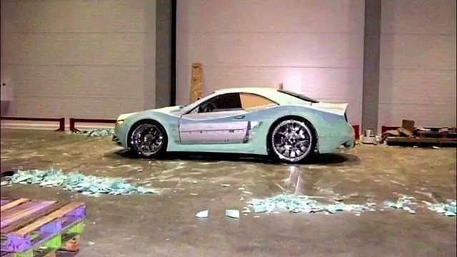 Ricopre La Sua Macchina Con Della Schiuma Di Poliuretano, Il Risultato PAZZESCO!!