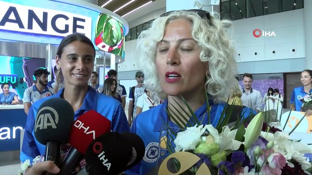 Avrupa şampiyonu olan İAÜ Tenis Kadın Takımı yurda döndü