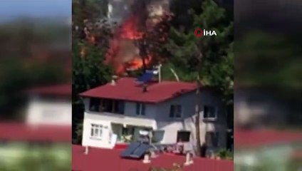 Odunlukta çıkan yangın eve sıçradı