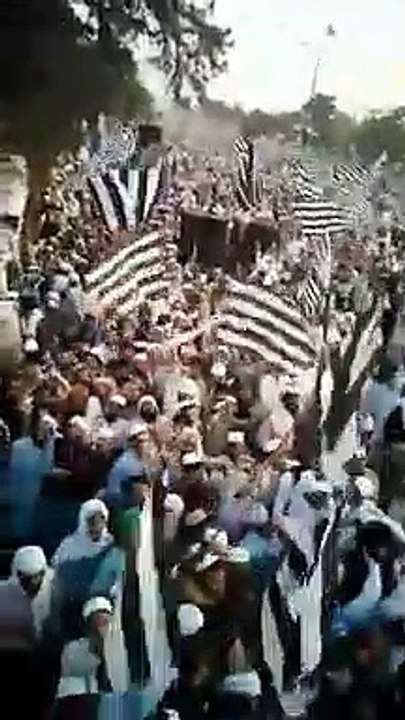 Fazal ur Rehman warns Imran Khan