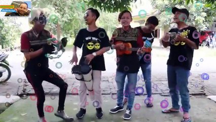 Duet pengamen Alay &  Trio Wok Wok