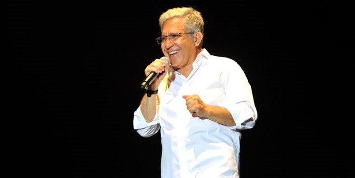 Zülfü Livaneli Güneş Topla Benim İçin şarkısını okuyan çocuğa seslendi: Lütfen DM'den yaz