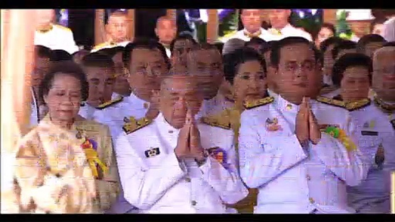 ราชินีสุทิดาฯ เริ่มแผลงฤทธิ์เดช เดินผ่านพระเทพฯ ทำหน้าเชิด ชูคอ จนพระเทพฯ ท่านจิกสายตามอง!