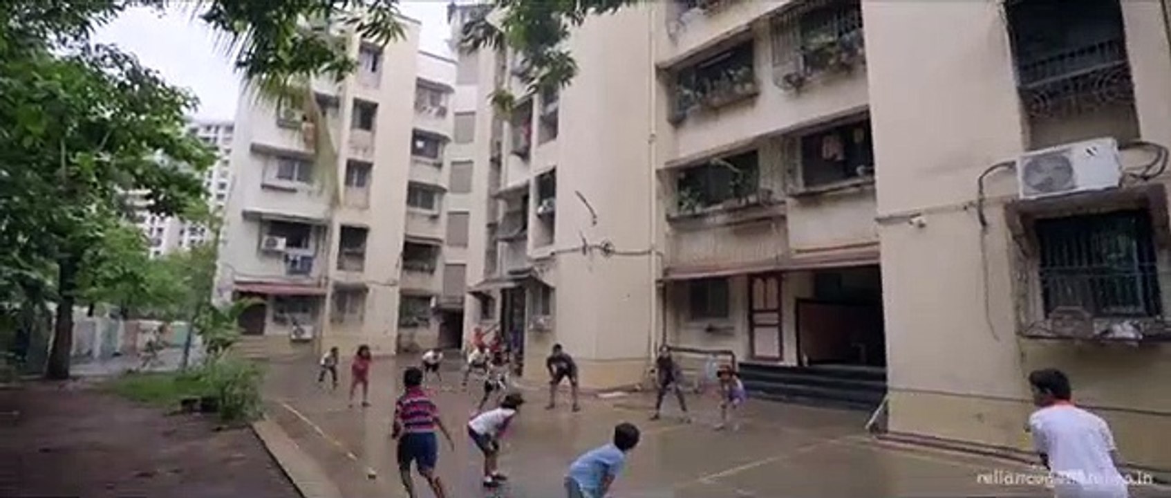 Reliance Car Insurance ke saath aapki car #CoveredHai