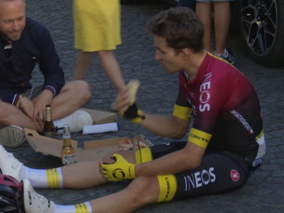 Tour de France - Chez Ineos, on fête la fin du Tour avec des bières et des pizzas !