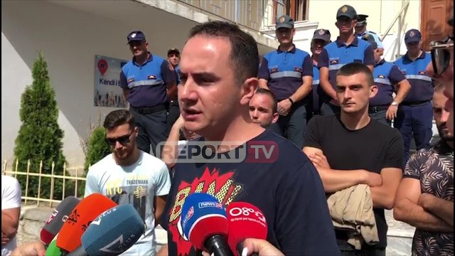 Salianji në Devoll: Një barkderr sa Rama shkallmoi bashkinë, Duro fjeti në zyrë prej të premtes