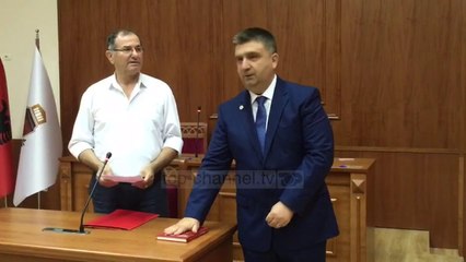 Konstituohet këshilli i Fierit, Subashi bën betimin