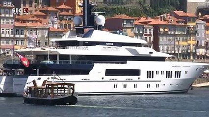 Iate de um dos homens mais poderosos da Rússia atraca no Porto